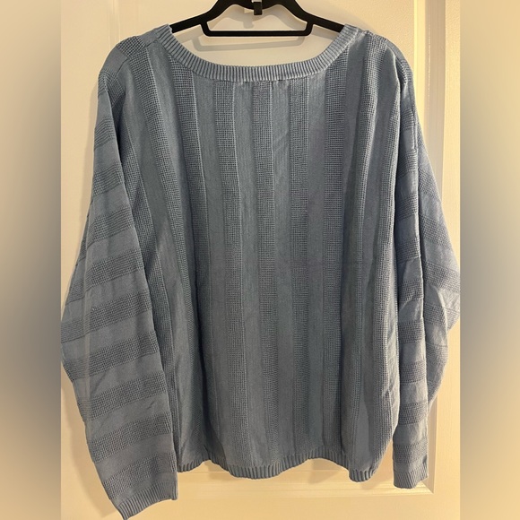 😍NWT: Cyrus Long Sleeve Sweater - Picture 4 of 4